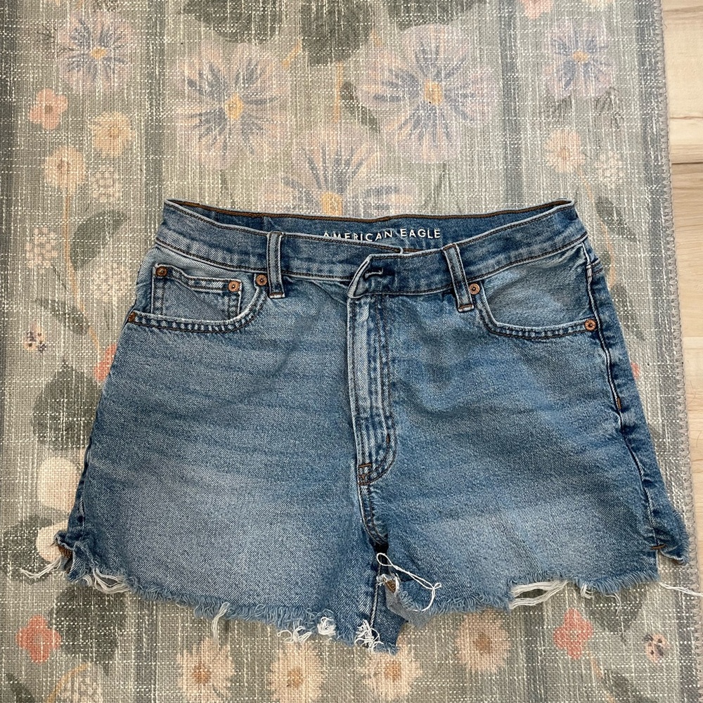 American Eagle Highest Rise 90’s Boyfriend Jeans Short